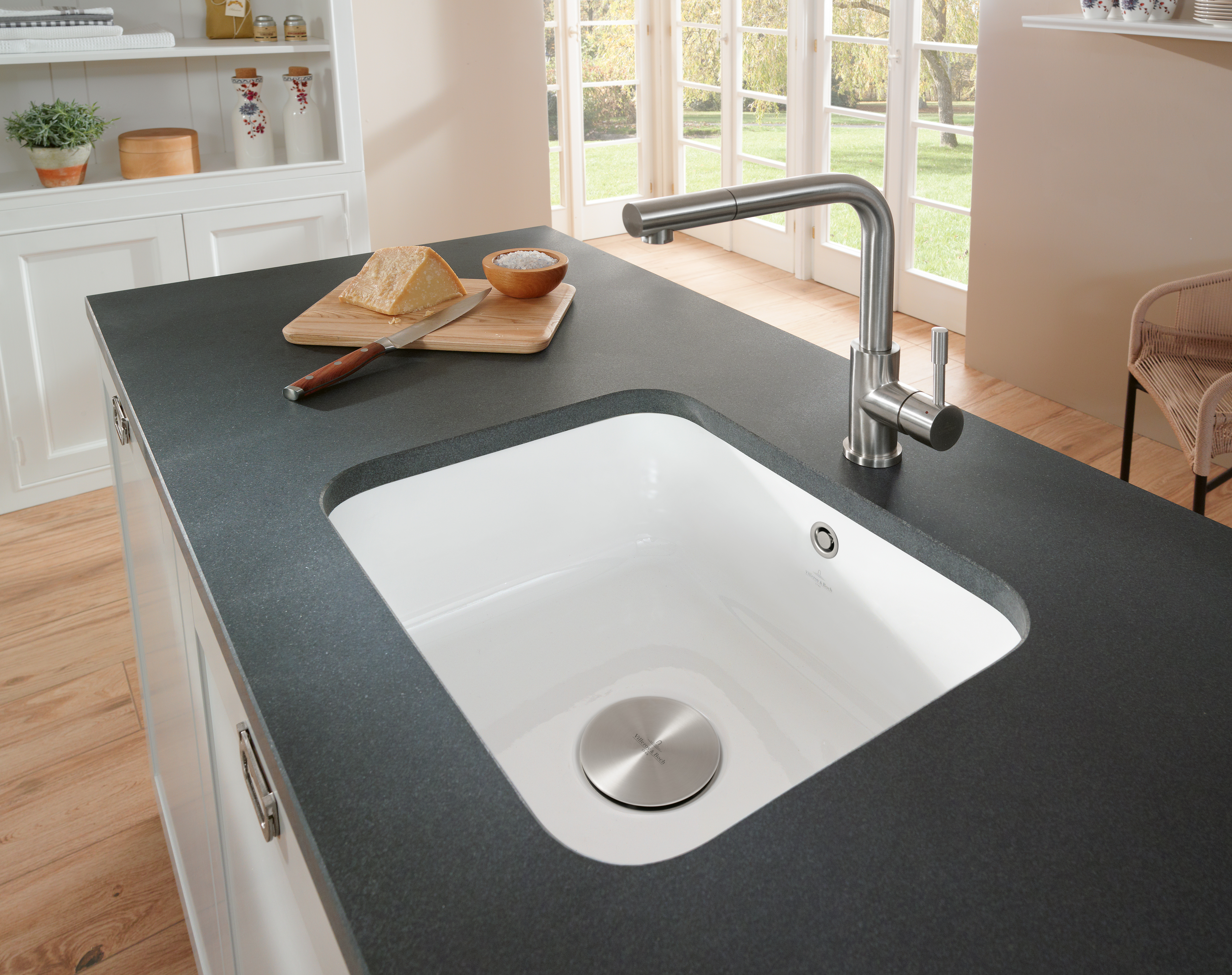 Cisterna 60C Onderbouwspoelbak inclusief Afvoergarnituur met afvoergarnituur met handbediening, van Keramiek, 550x440mm, White Alpine CeramicPlus